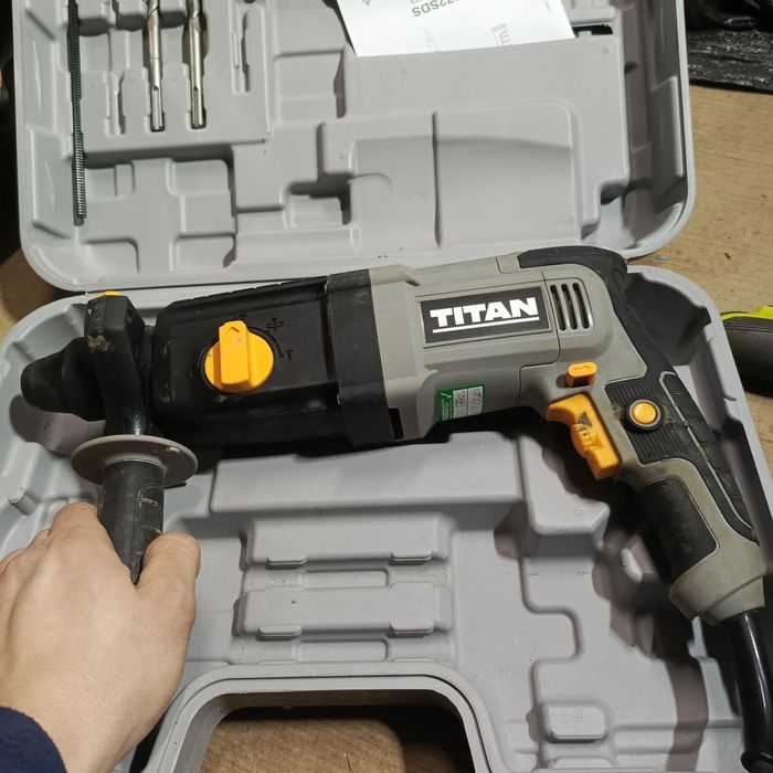 Młotowiertarka titan SDS plus 750w ttb872sds