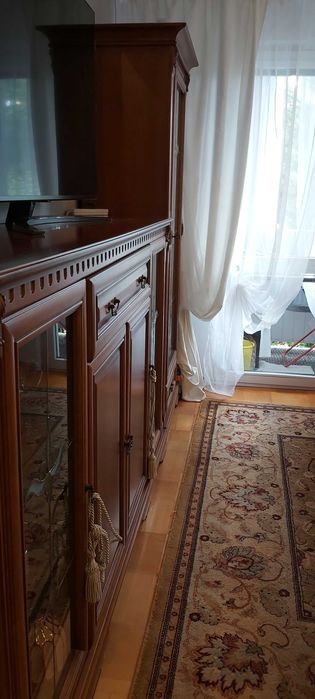Duża komoda i witryna z kolekcji Bydgoskie Meble Firenze