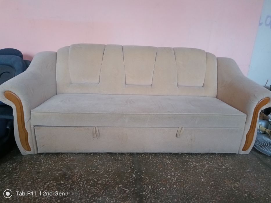 Продам диван в хорошем состоянии