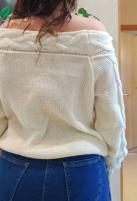 Camisola com ombros destapados