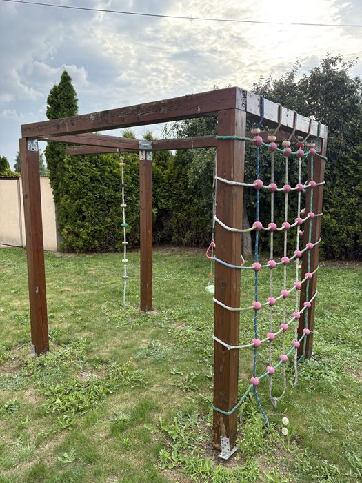 Ogrodowy plac zabaw drewniany