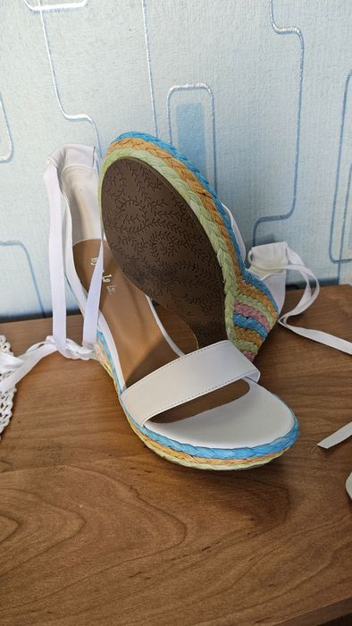 Sandały na koturnie by o la la 40 roz