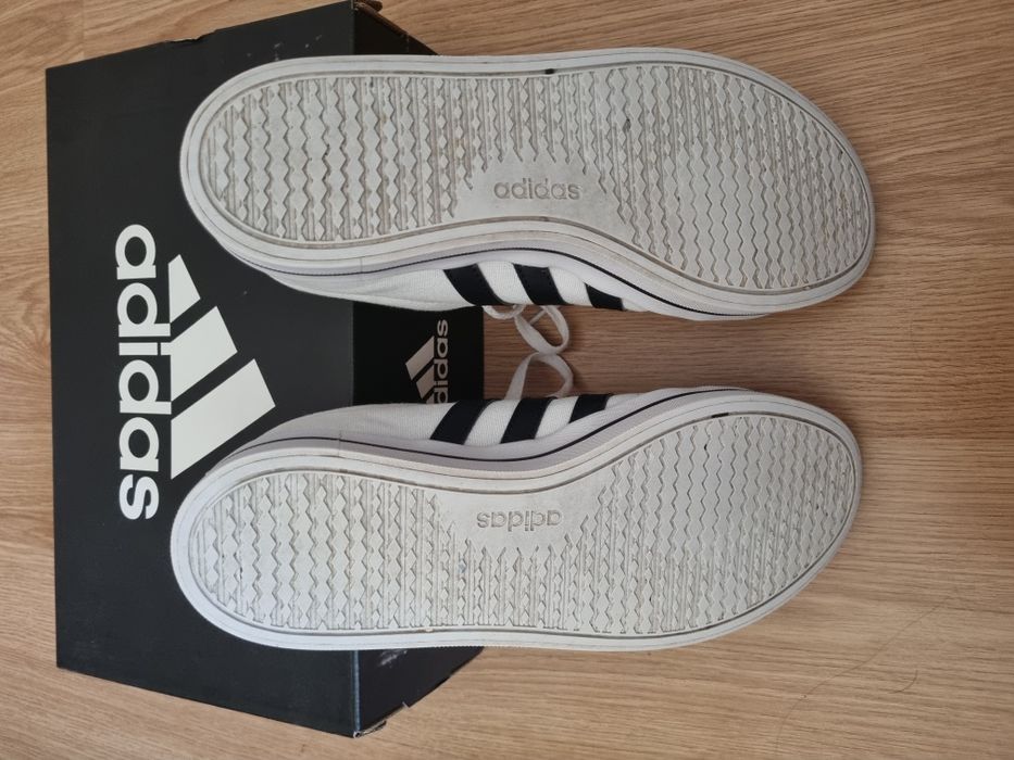 Ténis Adidas Bravanda (Brancos)