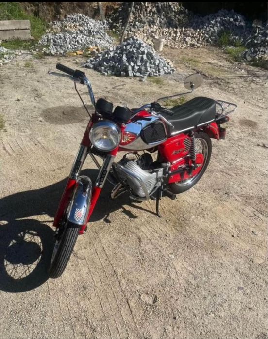 Motorizada restaurada Mopede