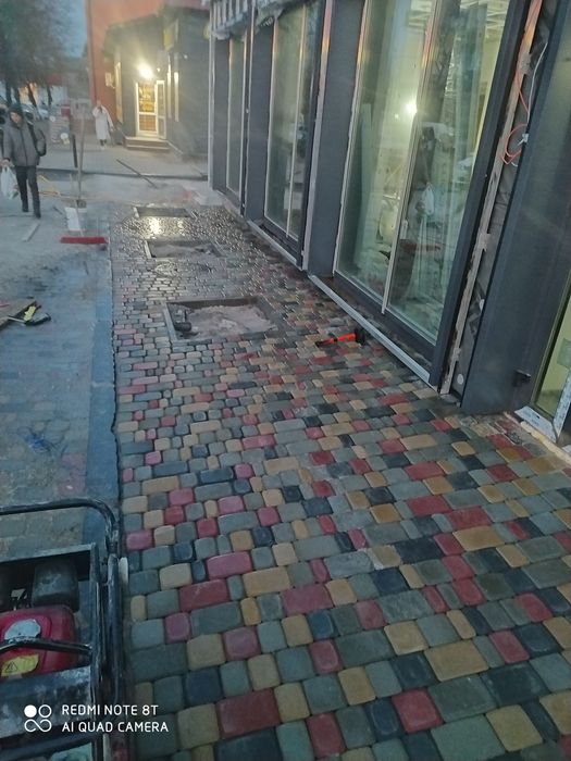 Укладання бруківки та тротуарної плитки