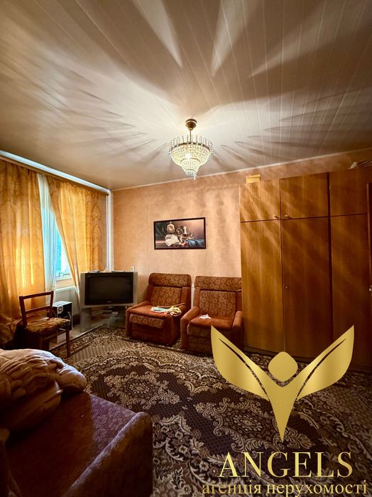 Продаж укомплектованого 2-поверхового заміського будинку  в 5 хв від м. Кропивницький: власний став, сауна та колиба