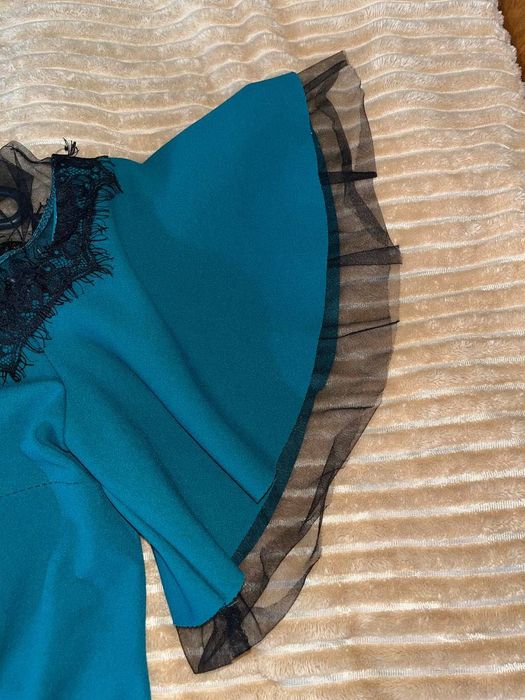 Продам сукню зелену