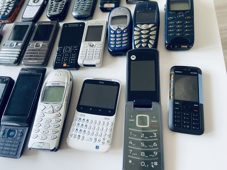 Zestaw telefonow 21 sztuk