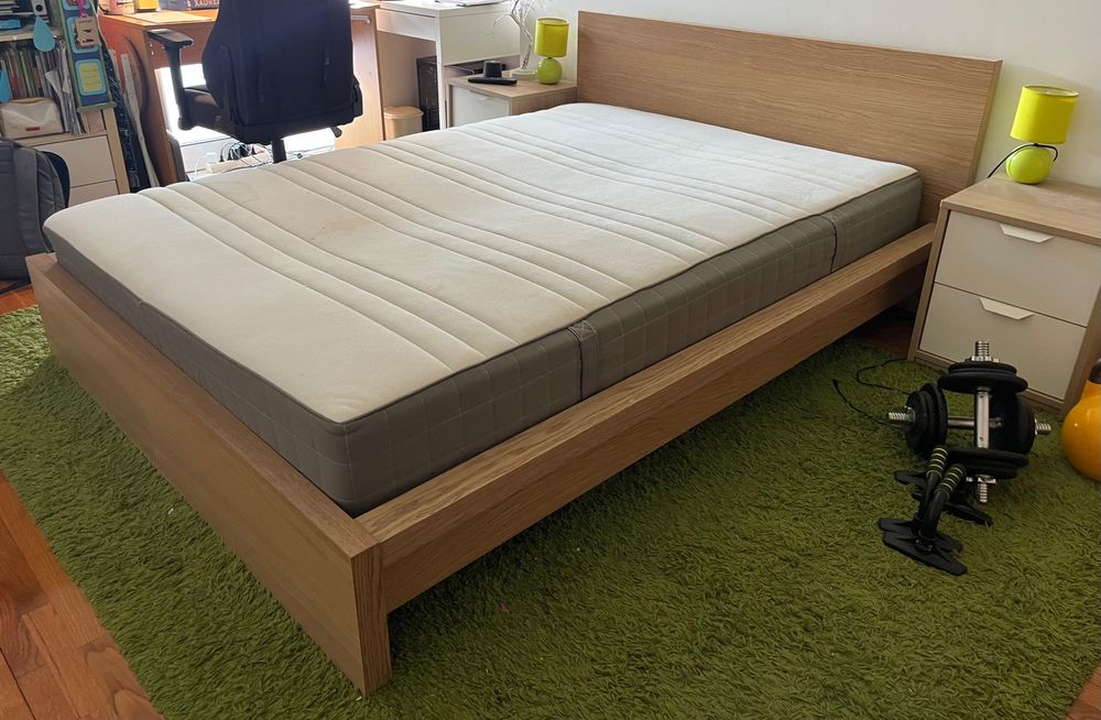 MALEstrutura de cama com colchão Malm-Ikea
Estrutura de cama c/colchão, chapa de carvalho c/velatura branca/Valevåg extra firme, 160x200 cm