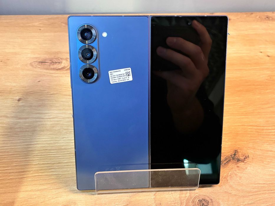 Samsung Galaxy Z Fold 6 256 GB / 12 GB RAM + GW 12 msc