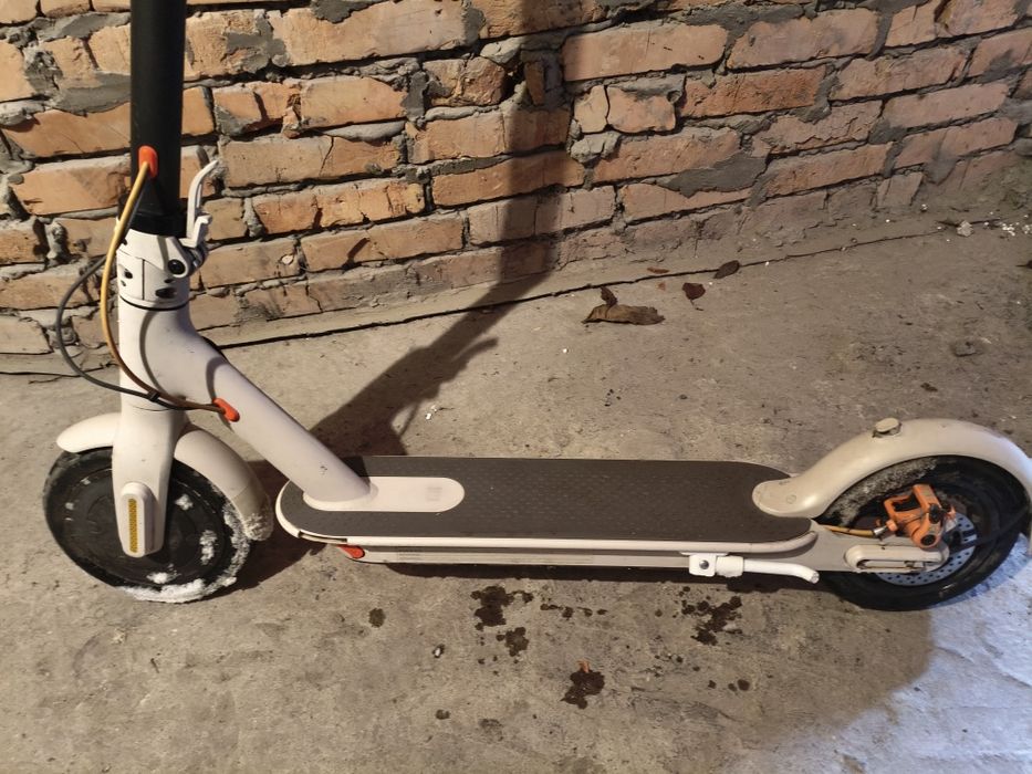 Продам Mi Electric Scooter 3