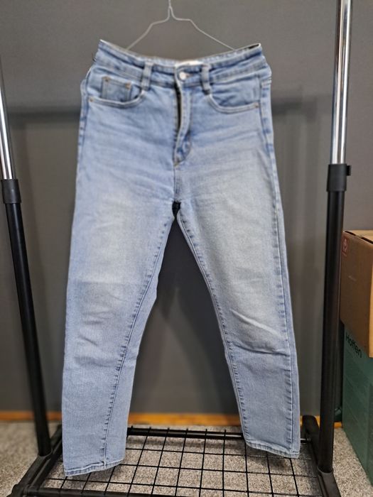 Spodnie jeansowe damskie