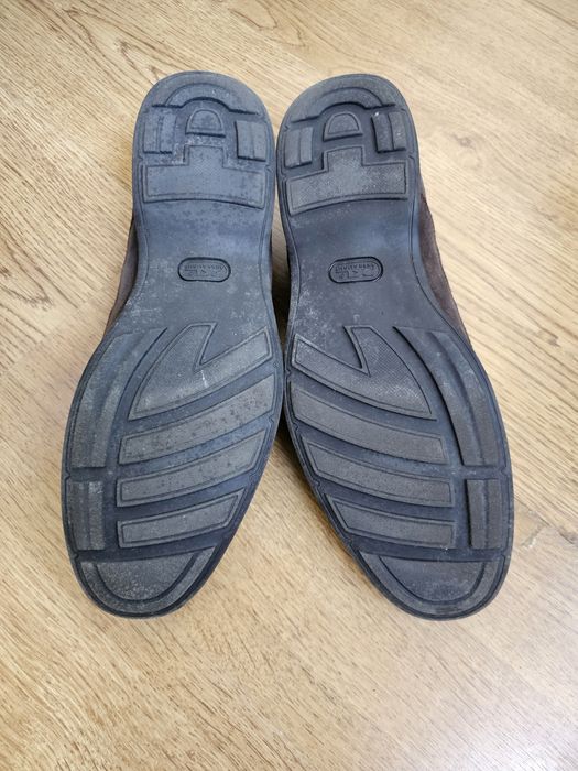 Sapatos homem em camurça castanha