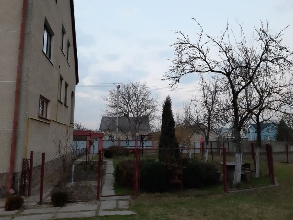Продам будинок в м. Буську