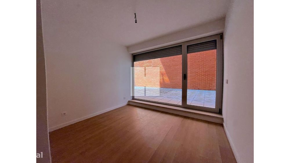T2 c/ Terraço na Ponte Galante