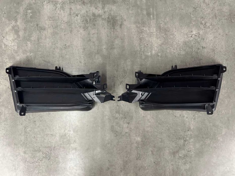 Повітрозабірник ( малий з моторчиком ) - Tesla Model S  / 1058007-00-J