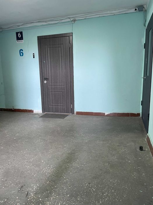 Затишна квартира в цегляному будинку біля метро