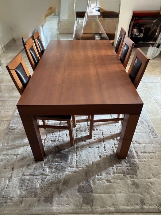 Mesa jantar + 6 Cadeiras e Aparador