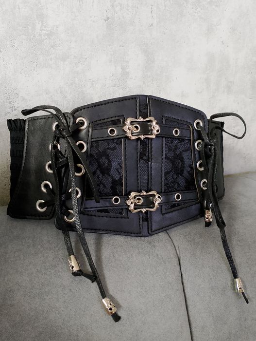 Czarny skórzany gorset damski pasek