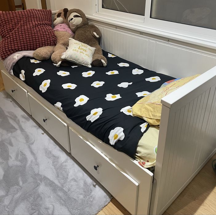 Cama de solteiro com gavetas tipo Ikea