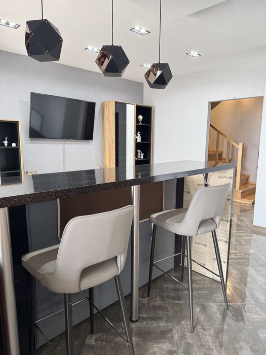 Сучасний ПЕНТХАУС  біля ТЦ Депот, все поруч!