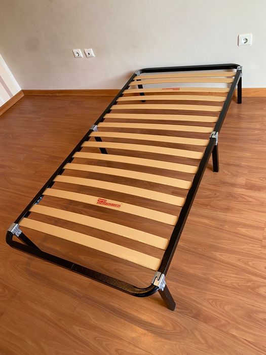 Estrado de cama solteiro