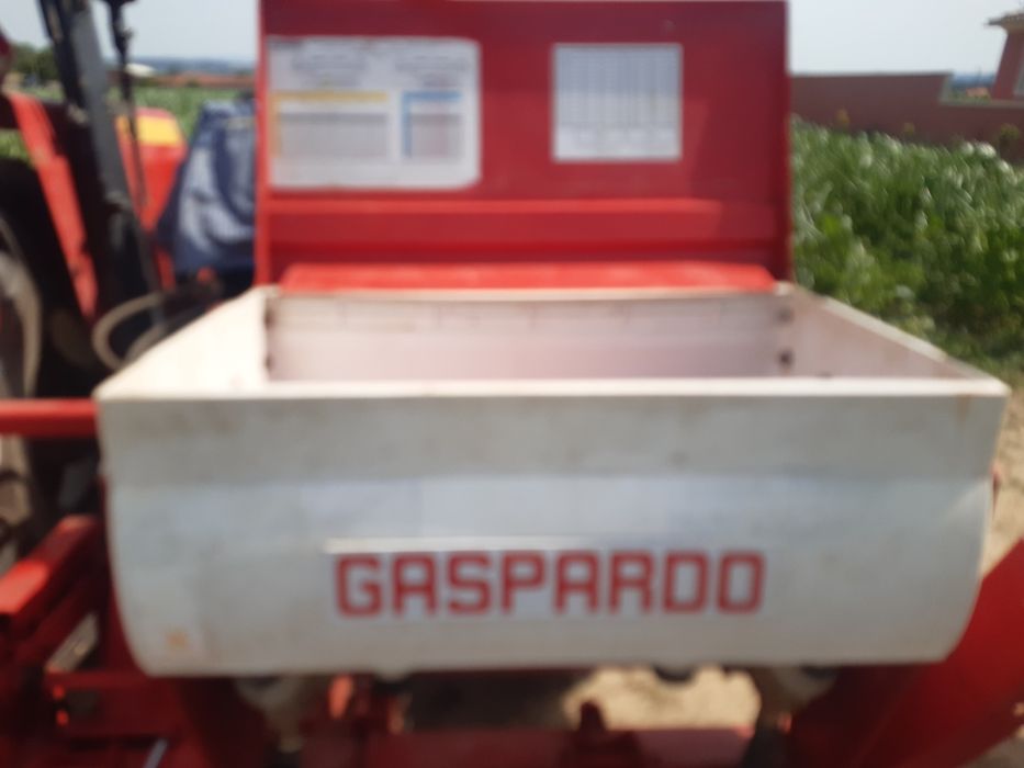 Cultivator-Fertilizer Spreader64729750627458124