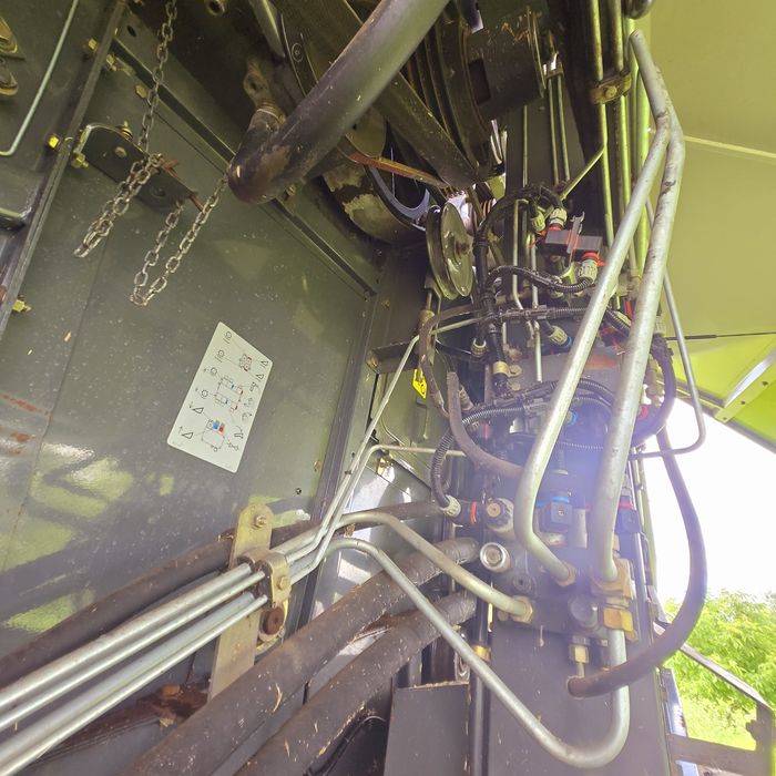 Свіжий claas lexion 460 з жаткою