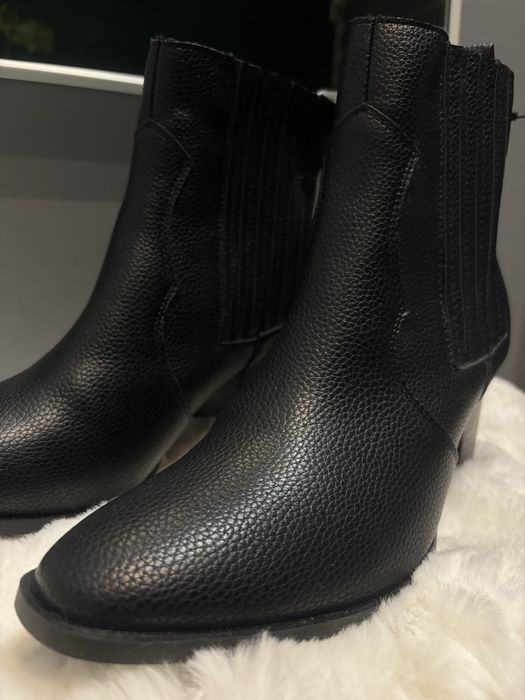 Czarne buty botki na obcasie słupku nowe z metką 38