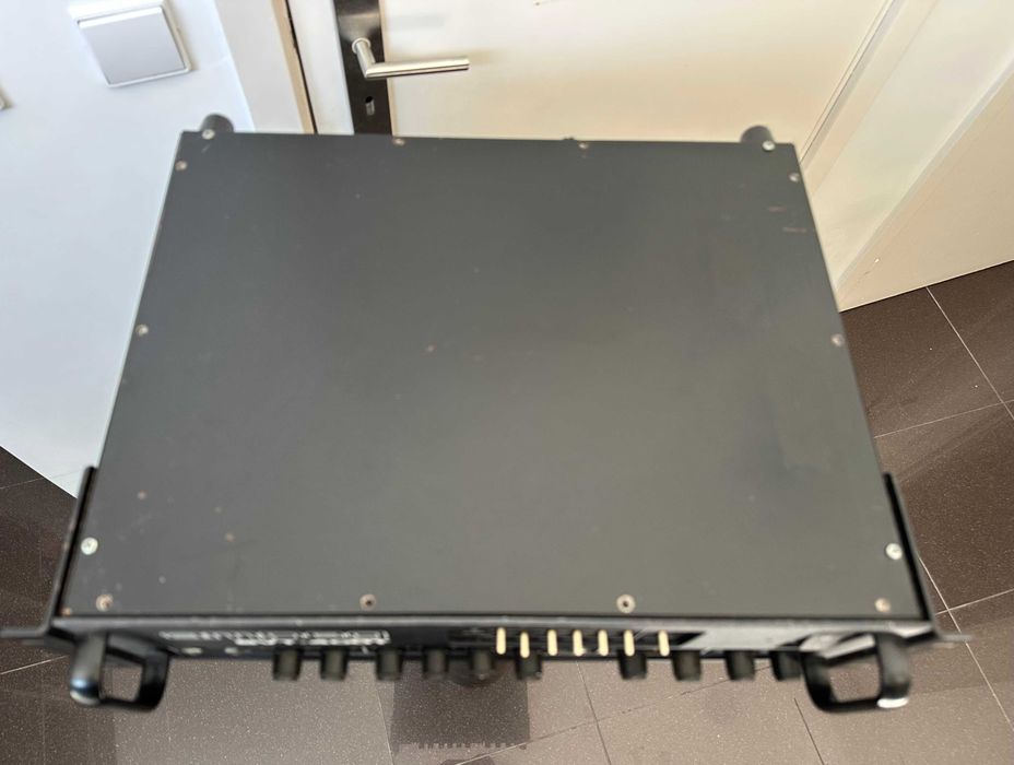 Amplificador de baixo Ampeg SVT-400T