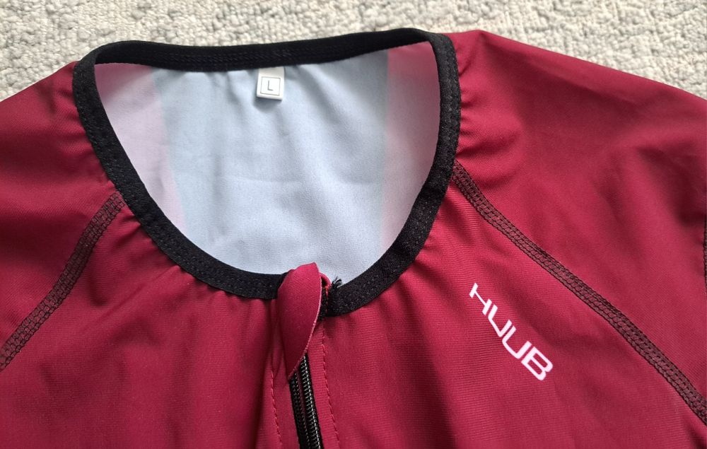 Велокостюм фірми HUUB