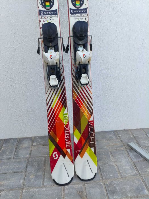 skis Scott Reverse 176 cm.