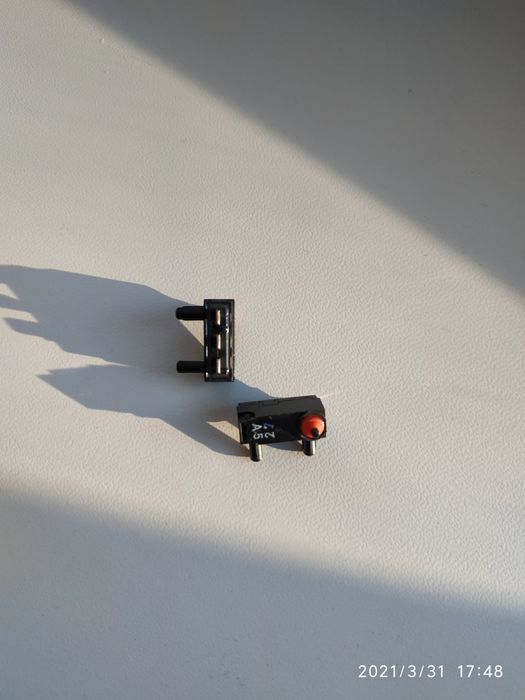 Микропереключатель микрик на замок двери/багажника VW