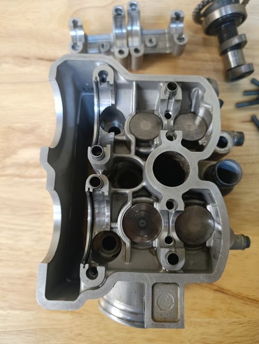 Głowica Suzuki Rmz 250 07-09 rok stan BDB