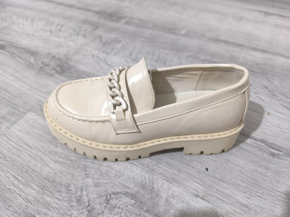 Sapatos bejes 30