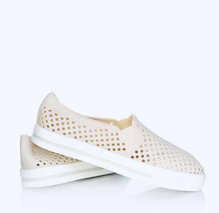 Пляжне взуття, аквашузи