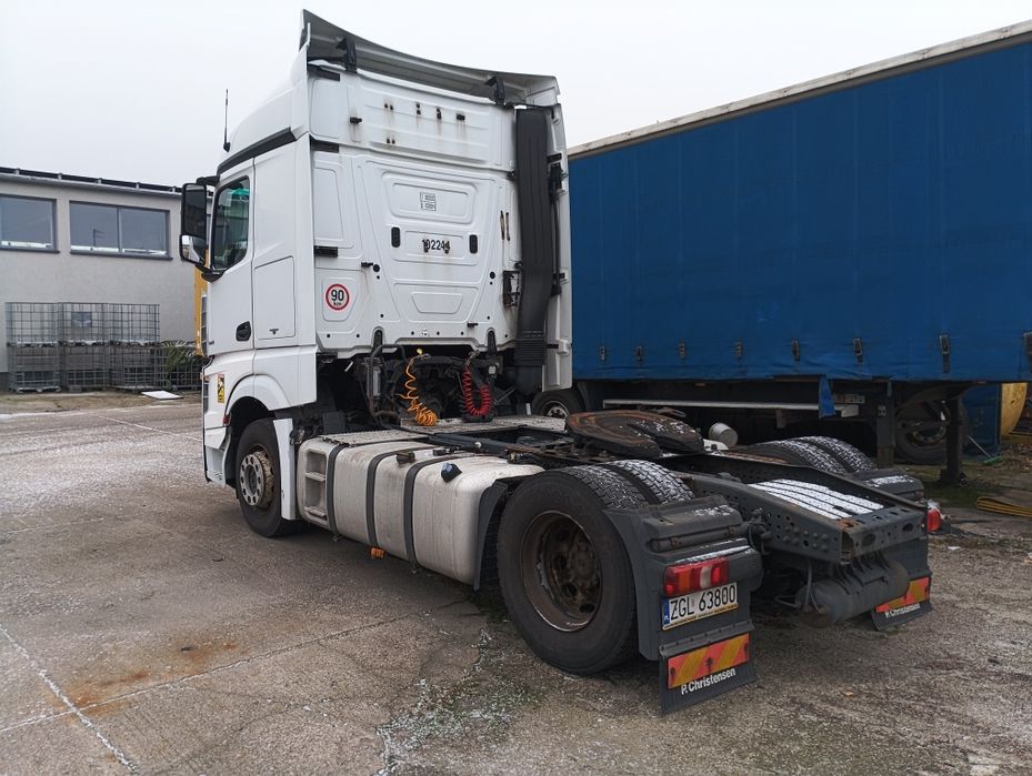 Sprzedam Mercedes mp4 uszkodzony silnik