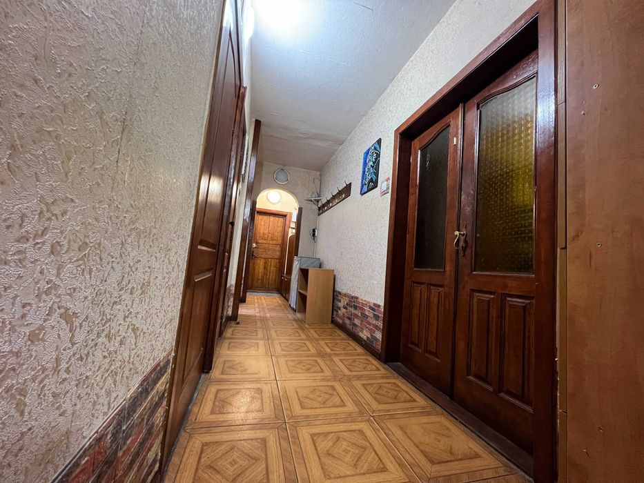 Уютный недорогой хостел на Левобережке, первый этаж, легкий доступ .