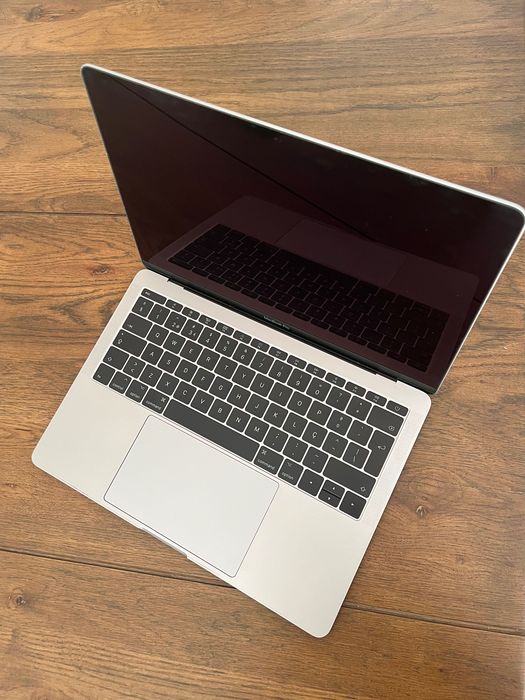 Portátil MacBook Pro 13” (como novo)