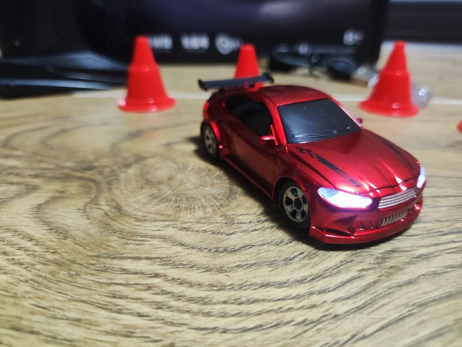 Машинка на радиоуправлении. Дрифт.