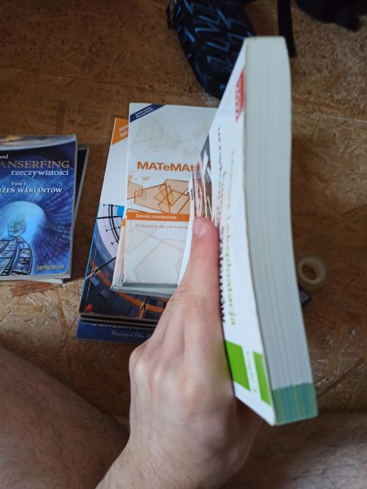 Montaż i eksploatacja systemów komputerowych, urządzeń peryferyjnych.