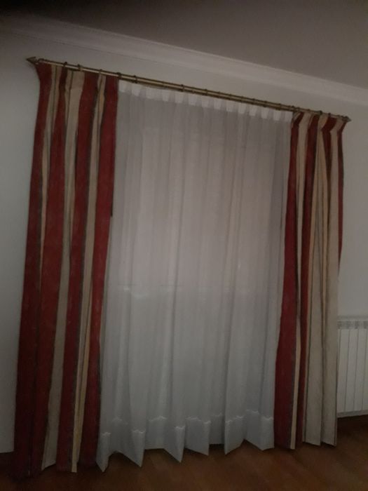Cortinado de quarto ou sala.