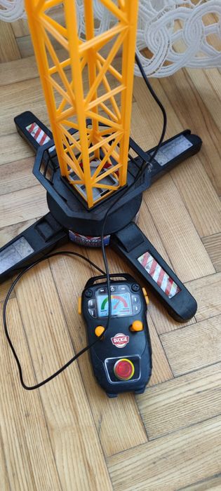 Zabawka dźwig sterowany pilotem