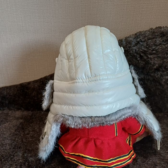 Нова шапка в стилі монклер з натуральним хутром кролика.