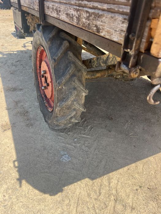 Tratorinha 4x4 motor Lombardini e caixa Forte