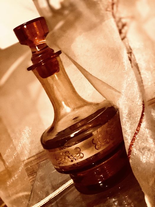 Графин коньячный чешское цветное стекло с позолотой