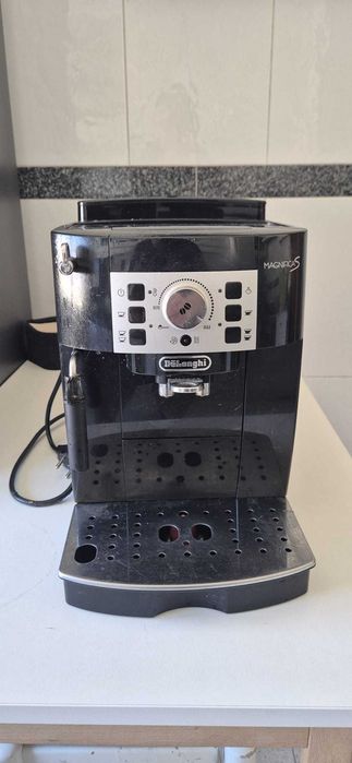 De’Longhi Magnifica S (ECAM 22.110.B)