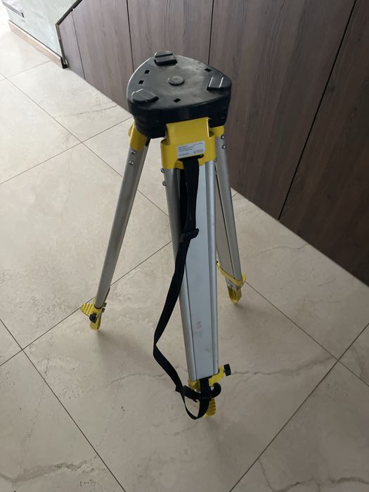 Statyw geodezyjny Leica GST103 – profesjonalny statyw do tachimetru ...