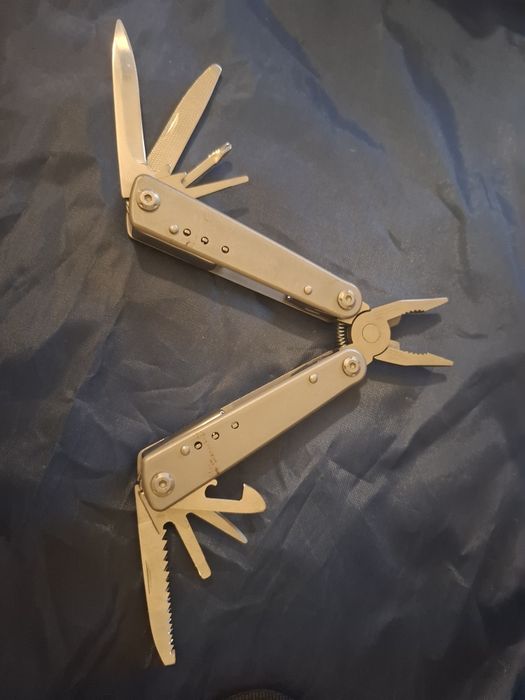 Ferramenta multifunções (multi-tool) da marca Crivit,