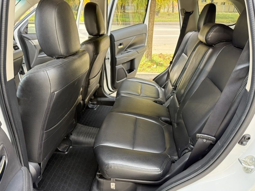 Продам Mitsubishi Outlander 2.4i gaz 2015
